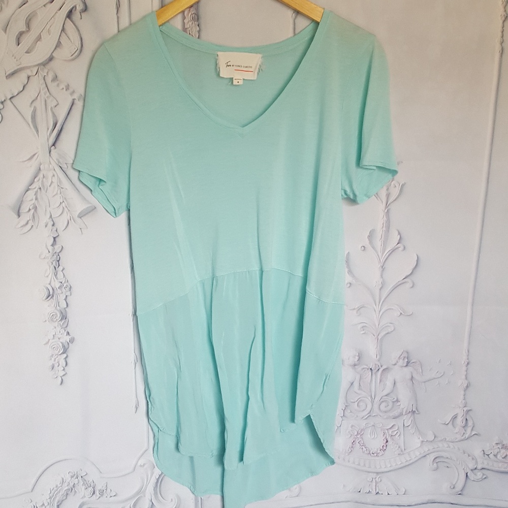 Two By Vince Camuto Short Sleeve V-Neck